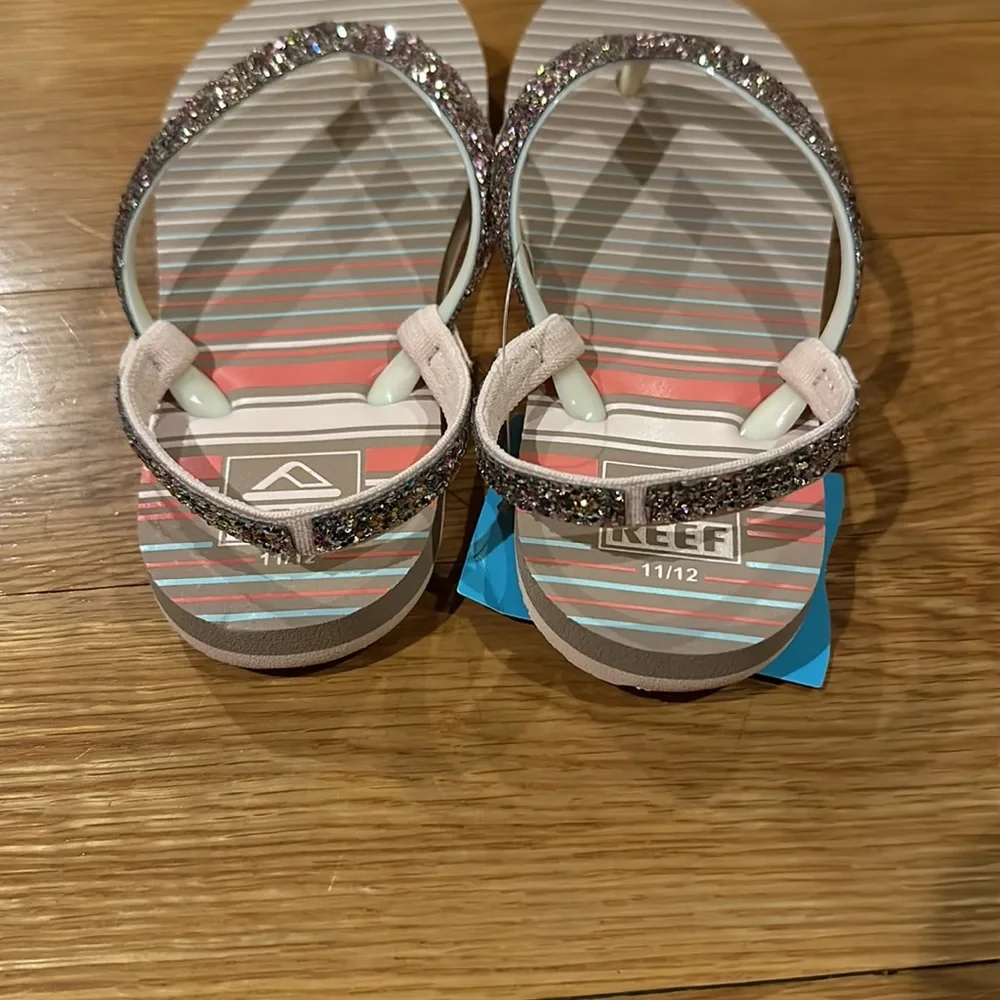 Reef Girls' Stargazer Prints Flip Flops, Size 11/12
